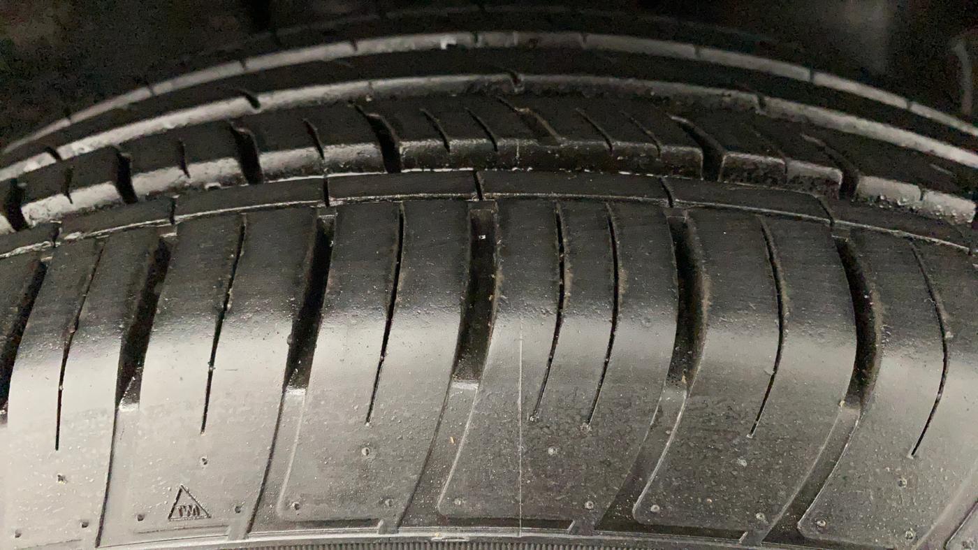 2021 Tata Harrier XZA PLUS 2.0L, Diesel, Automatic, 13,924 km, Right Front Tyre Tread