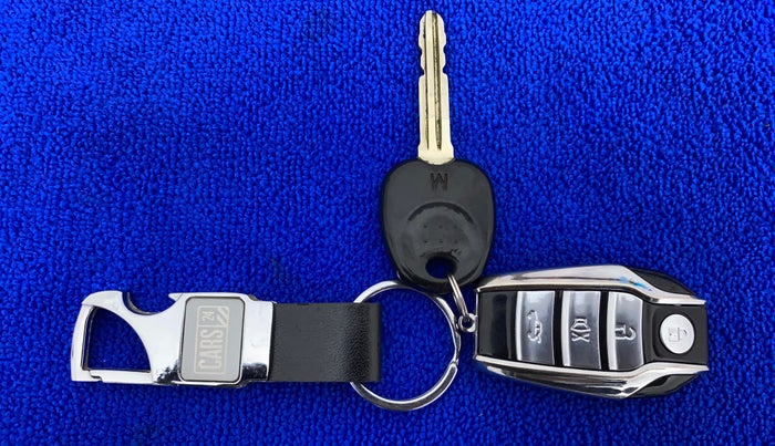 2013 Hyundai Eon ERA +, Petrol, Manual, 22,082 km, Key Close Up
