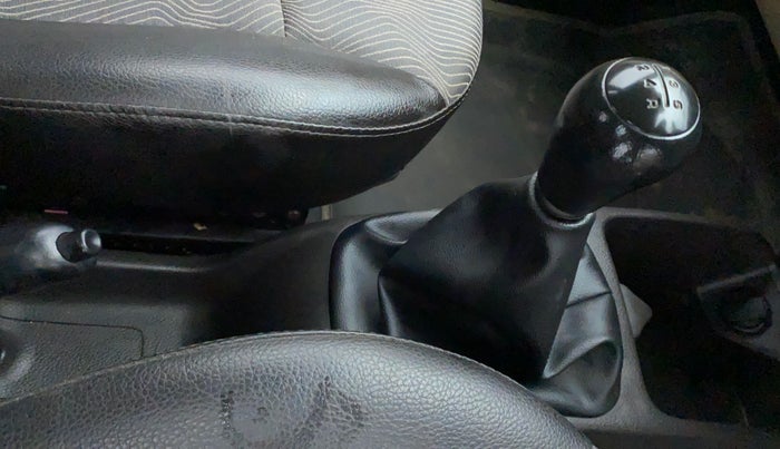 2013 Hyundai Eon ERA +, Petrol, Manual, 22,082 km, Gear Lever