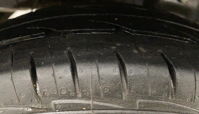 2013 Hyundai Eon ERA +, Petrol, Manual, 22,082 km, Right Rear Tyre Tread