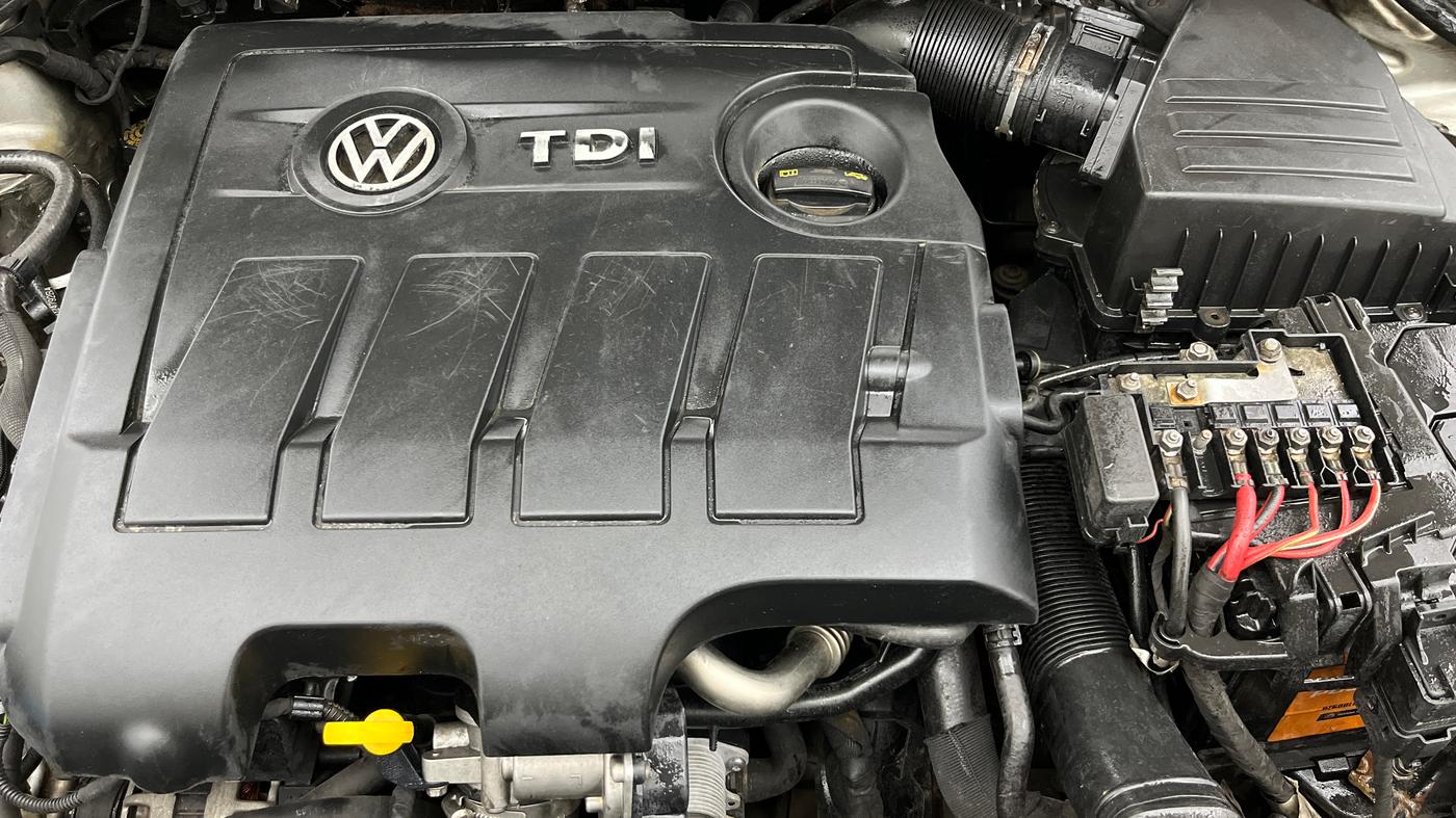 2014 Volkswagen Polo COMFORTLINE 1.5L, Diesel, Manual, 86,266 km, Engine View