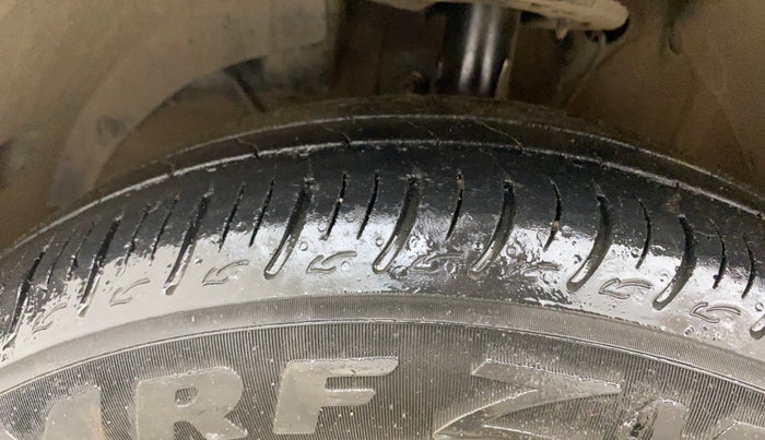 2021 Maruti Baleno DELTA PETROL 1.2, Petrol, Manual, 33,513 km, Left Front Tyre Tread