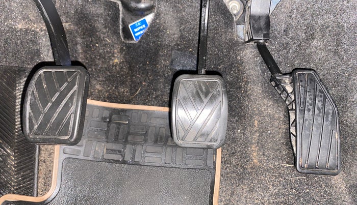 2021 Maruti Baleno DELTA PETROL 1.2, Petrol, Manual, 33,513 km, Pedals