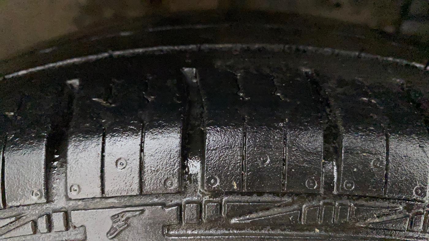 2014 Maruti Swift Dzire VXI, Petrol, Manual, 1,12,866 km, Right Front Tyre Tread