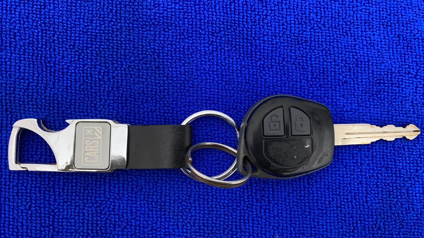 2014 Maruti Swift Dzire VXI, Petrol, Manual, 1,12,866 km, Key Close Up