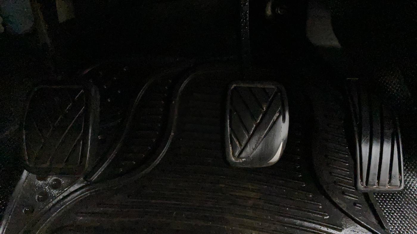 2014 Maruti Swift Dzire VXI, Petrol, Manual, 1,12,866 km, Pedals