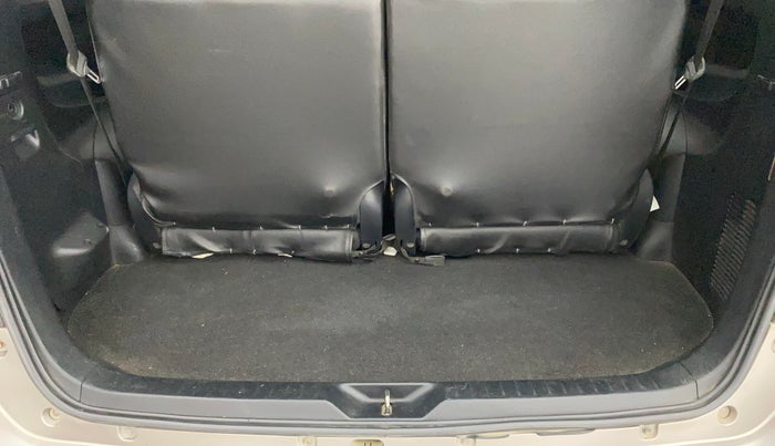 2016 Toyota Innova Crysta 2.7 GX 8 STR, Petrol, Manual, 63,854 km, Boot Inside