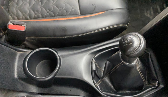 2016 Toyota Innova Crysta 2.7 GX 8 STR, Petrol, Manual, 63,854 km, Gear Lever