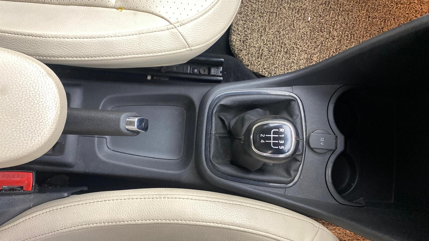 2018 Skoda Rapid STYLE 1.6 MPI, Petrol, Manual, 66,758 km, Gear Lever
