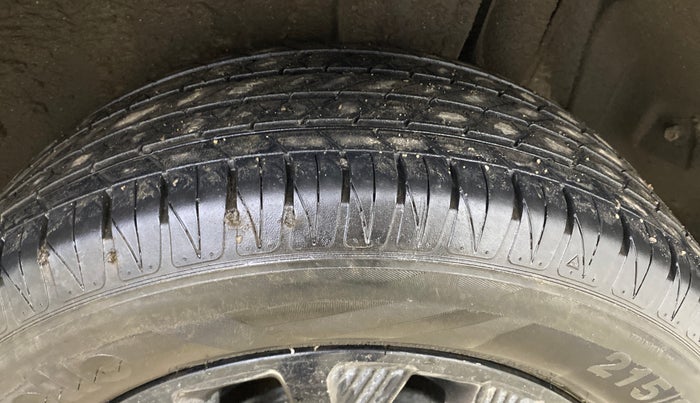 2022 Maruti Vitara Brezza ZXI, Petrol, Manual, 17,757 km, Left Rear Tyre Tread