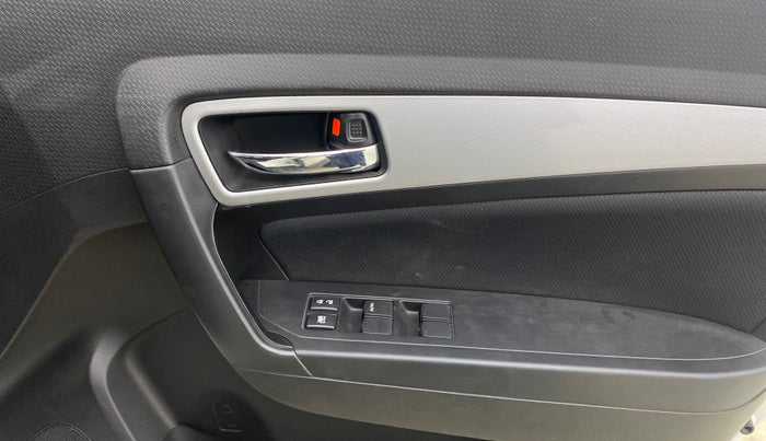 2022 Maruti Vitara Brezza ZXI, Petrol, Manual, 17,757 km, Driver Side Door Panels Control