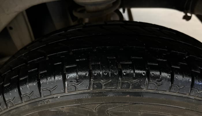 2015 Maruti Alto 800 VXI, Petrol, Manual, 83,851 km, Left Rear Tyre Tread