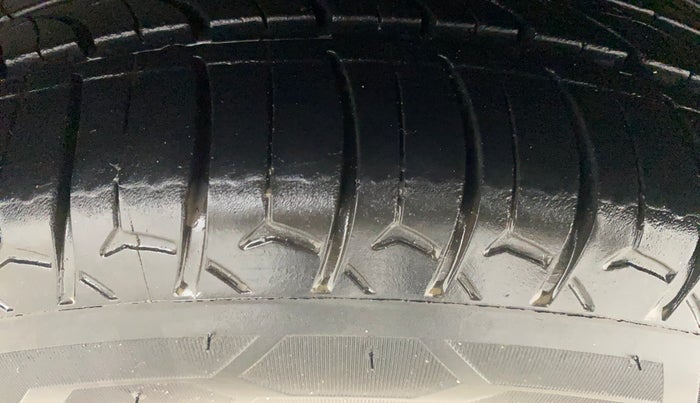2014 Honda Amaze 1.5L I-DTEC S, Diesel, Manual, 86,926 km, Left Rear Tyre Tread