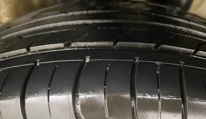 2016 Honda City 1.5L I-VTEC VX, Petrol, Manual, 1,18,333 km, Left Rear Tyre Tread