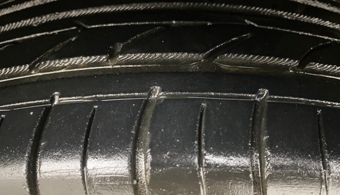 2016 Honda City 1.5L I-VTEC VX, Petrol, Manual, 1,18,333 km, Left Front Tyre Tread