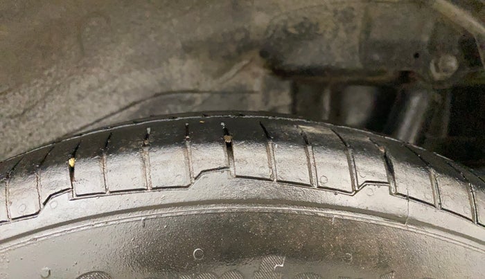 2012 Maruti Wagon R 1.0 LXI, Petrol, Manual, 50,194 km, Left Rear Tyre Tread
