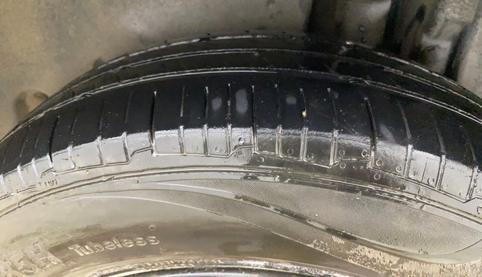 2014 Maruti Swift Dzire VXI, Petrol, Manual, 1,07,296 km, Left Rear Tyre Tread