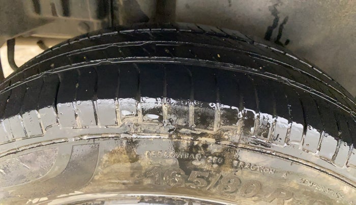 2014 Maruti Swift Dzire VXI, Petrol, Manual, 1,07,296 km, Right Rear Tyre Tread