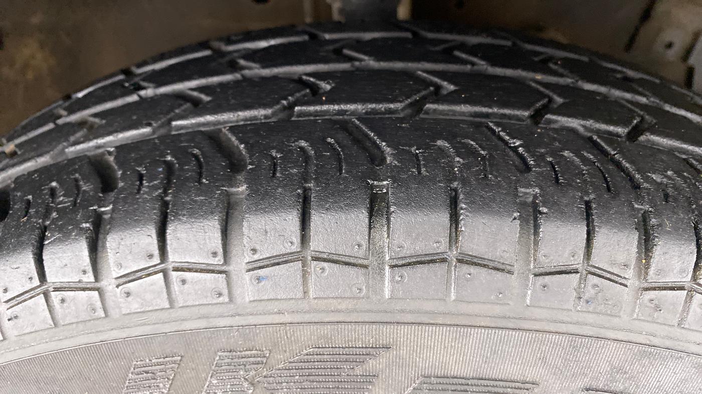 2017 Maruti Swift VXI D, Petrol, Manual, 54,792 km, Right Front Tyre Tread
