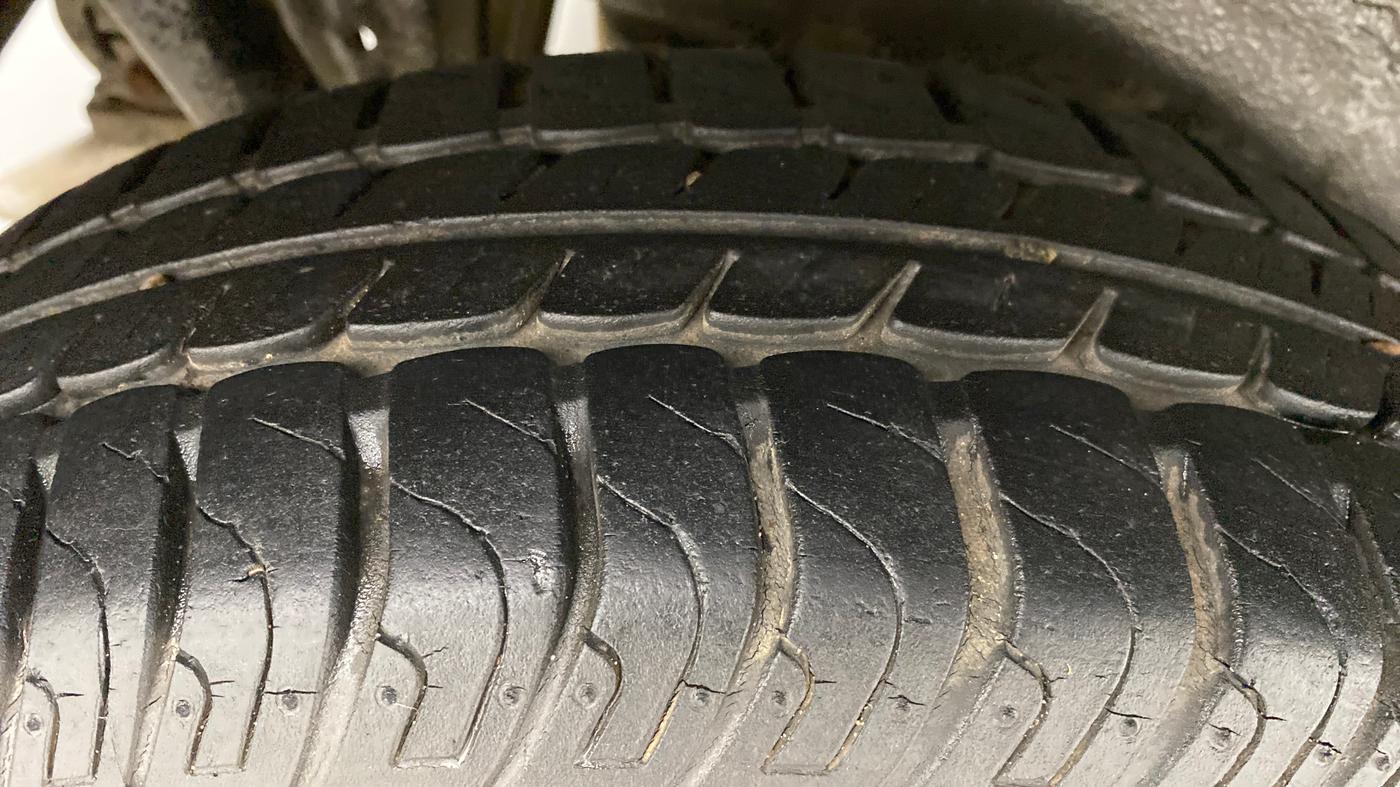 2015 Maruti Wagon R 1.0 VXI, Petrol, Manual, 21,757 km, Right Rear Tyre Tread