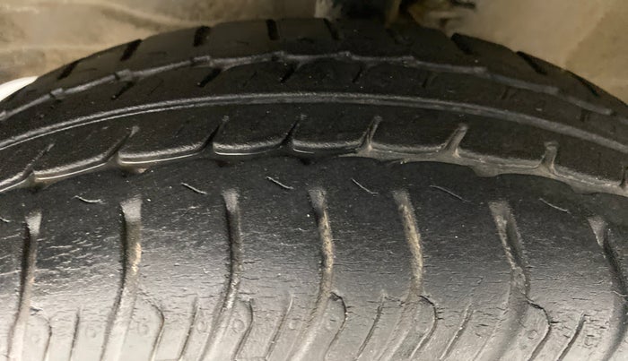 2015 Maruti Wagon R 1.0 VXI, Petrol, Manual, 21,757 km, Left Front Tyre Tread