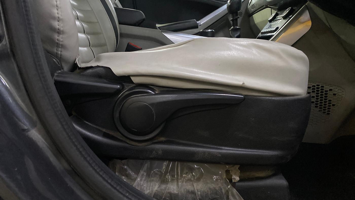 2018 Tata NEXON XZ PLUS DIESEL, Diesel, Manual, 73,987 km, Driver Side Adjustment Panel