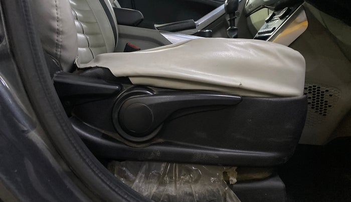 2018 Tata NEXON XZ PLUS DIESEL, Diesel, Manual, 73,987 km, Driver Side Adjustment Panel