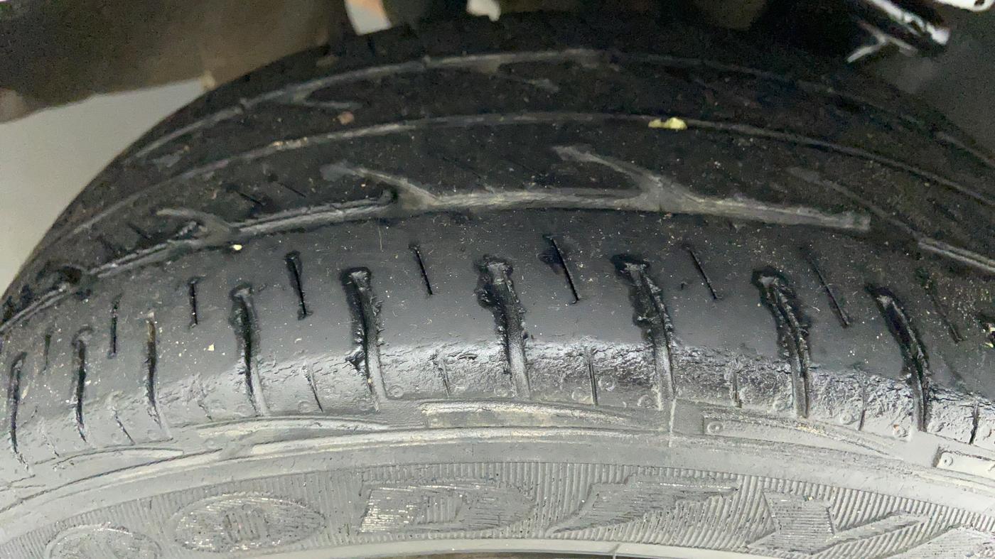 2017 Maruti Alto 800 LXI, Petrol, Manual, 46,575 km, Right Front Tyre Tread