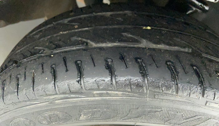 2017 Maruti Alto 800 LXI, Petrol, Manual, 46,575 km, Right Front Tyre Tread