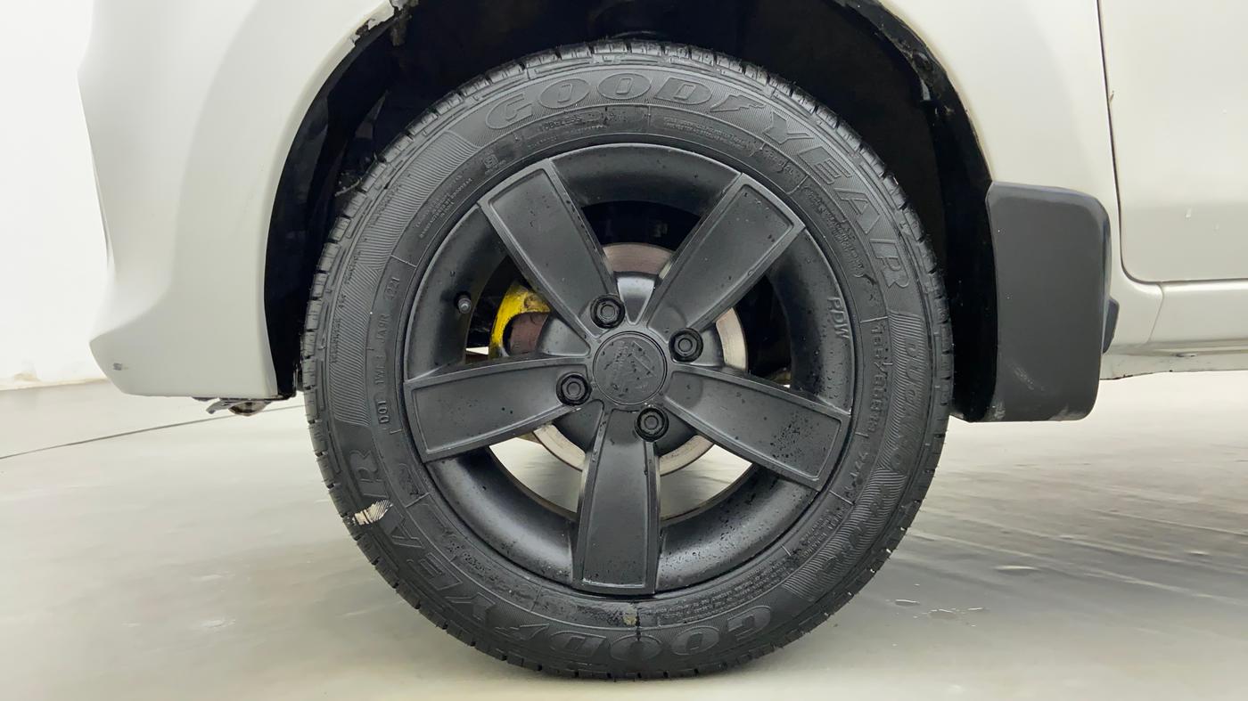 2017 Maruti Alto 800 LXI, Petrol, Manual, 46,575 km, Left Front Wheel