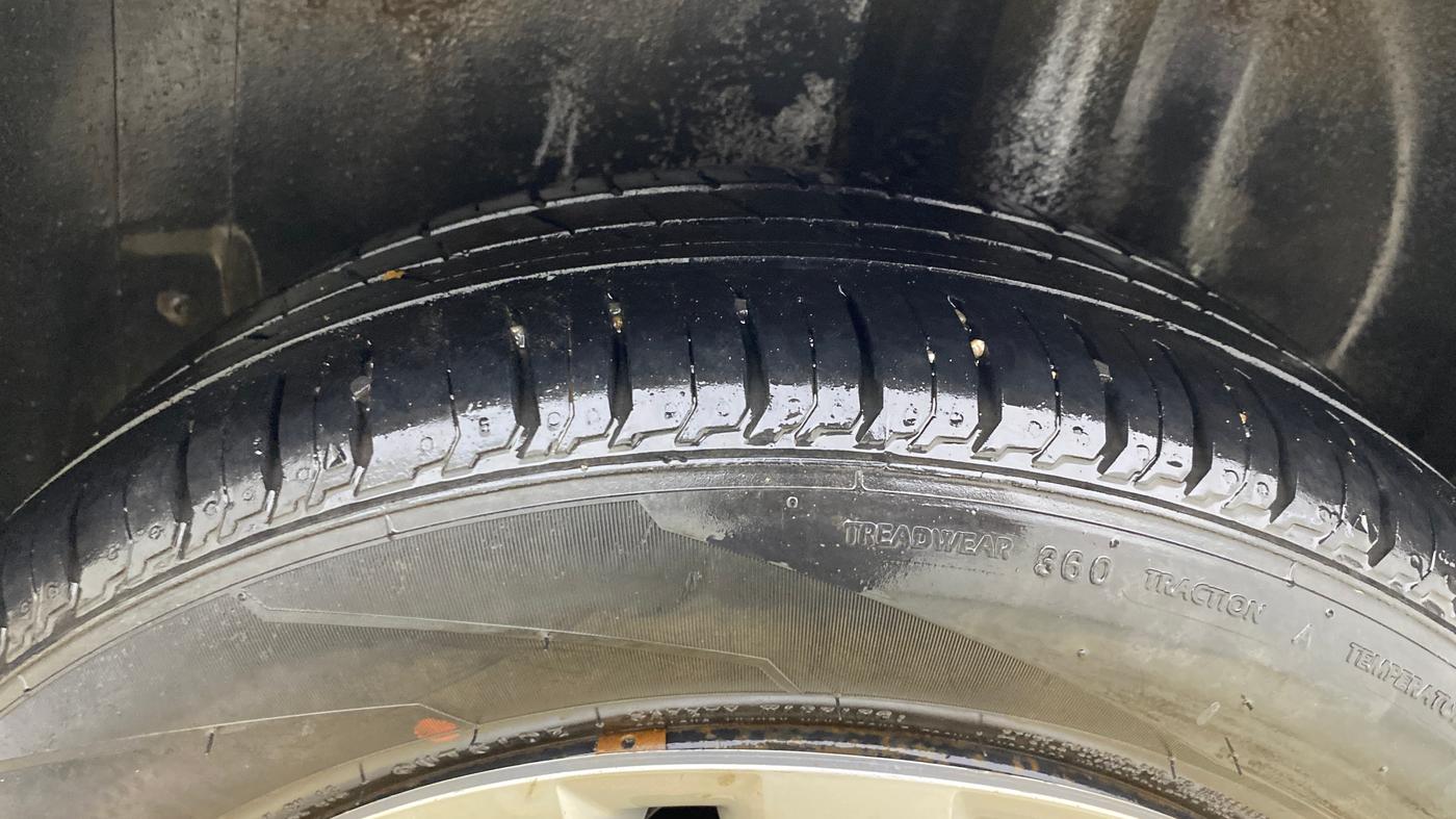2018 Volkswagen Polo COMFORTLINE 1.2L, Petrol, Manual, 83,649 km, Left Rear Tyre Tread