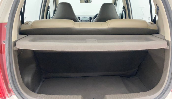 2015 Hyundai i10 SPORTZ 1.1, Petrol, Manual, 49,456 km, Boot Inside