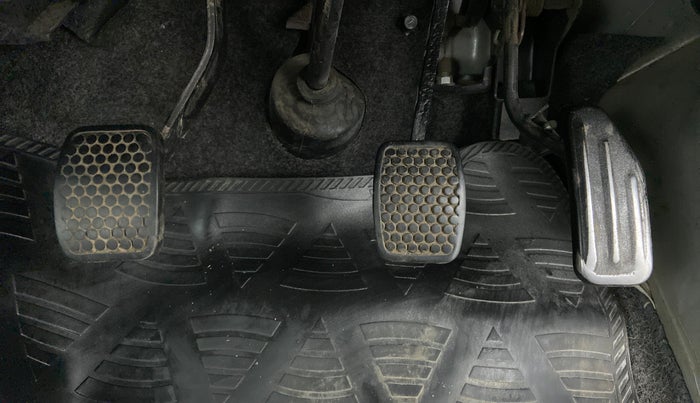 2016 Maruti Eeco 5 STR CNG WITH AC PLUSHTR, CNG, Manual, 60,713 km, Pedals