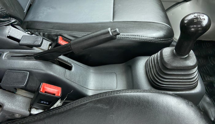 2016 Maruti Eeco 5 STR CNG WITH AC PLUSHTR, CNG, Manual, 60,713 km, Gear Lever