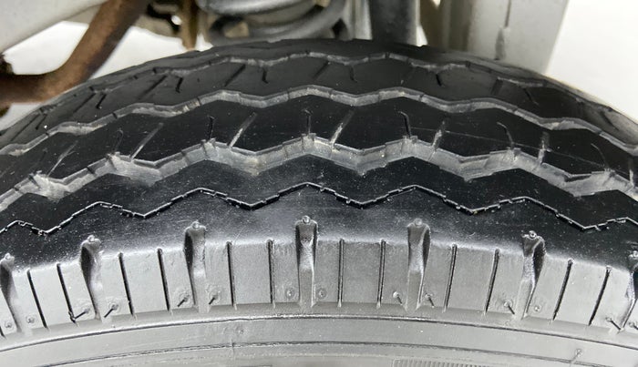 2016 Maruti Eeco 5 STR CNG WITH AC PLUSHTR, CNG, Manual, 60,713 km, Left Rear Tyre Tread