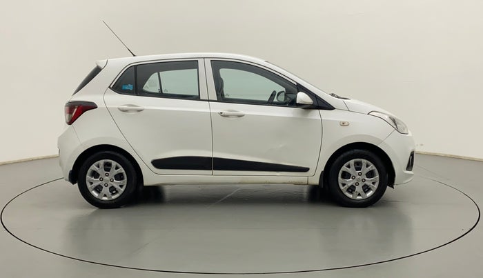 2015 Hyundai Grand i10 MAGNA 1.2 KAPPA VTVT, CNG, Manual, 44,909 km, Right Side View