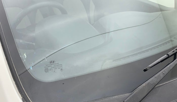 2015 Hyundai Grand i10 MAGNA 1.2 KAPPA VTVT, CNG, Manual, 44,909 km, Front windshield - Minor spot on windshield