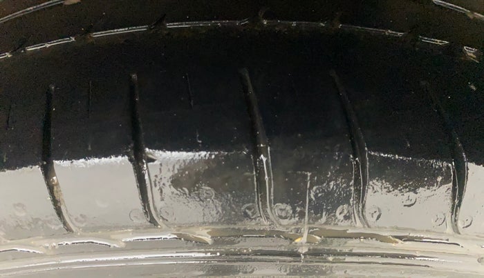 2016 Mahindra Kuv100 K6 PLUS D 6 STR, Diesel, Manual, 85,537 km, Left Rear Tyre Tread