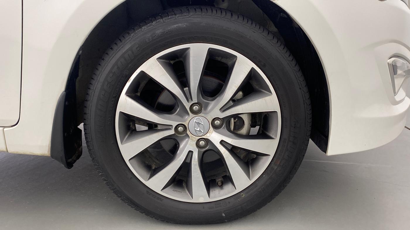 2017 Hyundai Verna 1.6 SX VTVT (O), Petrol, Manual, 4,832 km, Right Front Wheel