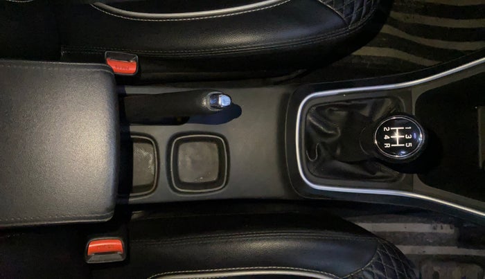 2020 Maruti S Cross ZETA 1.5, Petrol, Manual, 84,354 km, Gear Lever