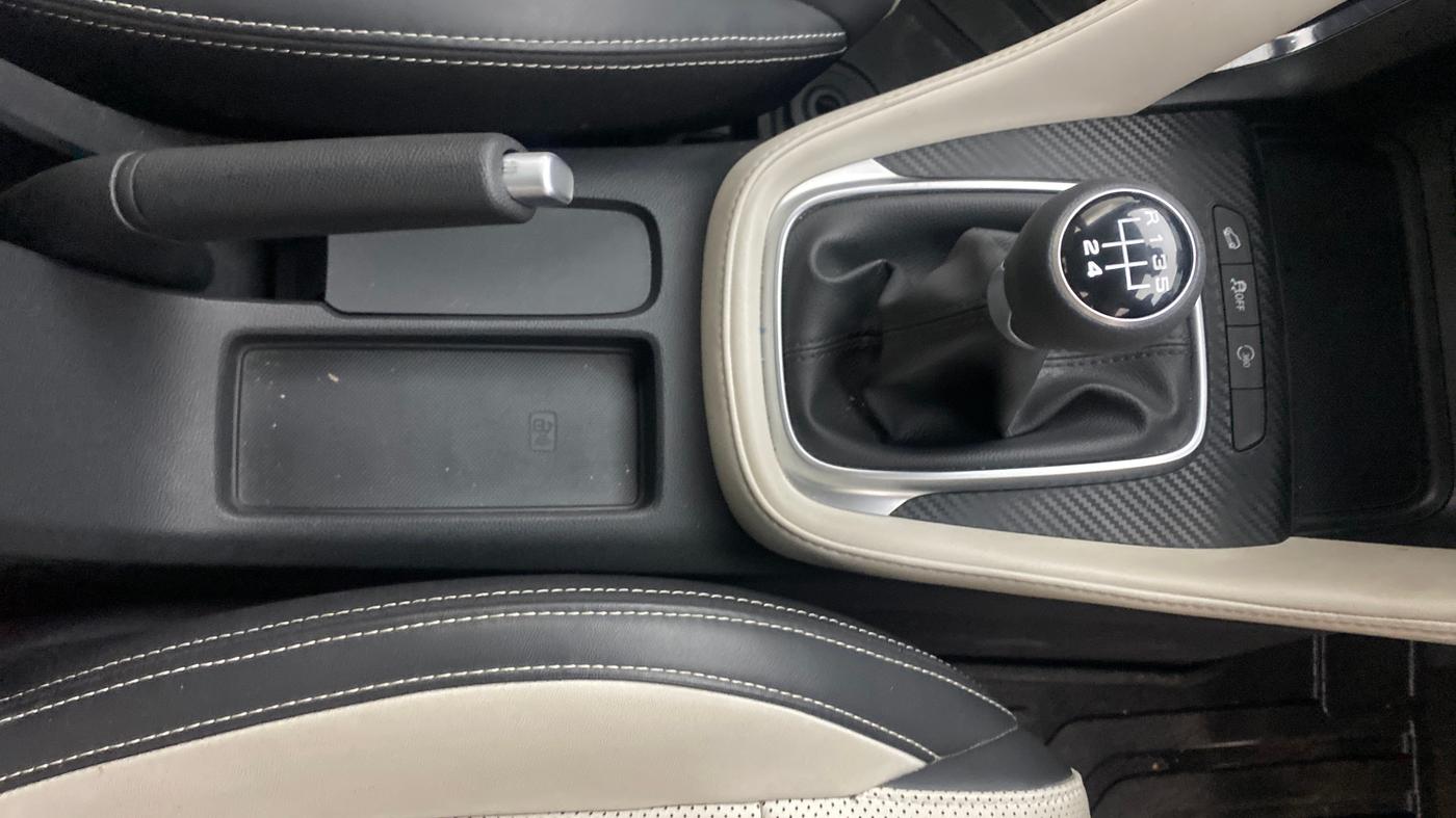 2022 MG ASTOR SHARP 1.5 MT, Petrol, Manual, 12,082 km, Gear Lever