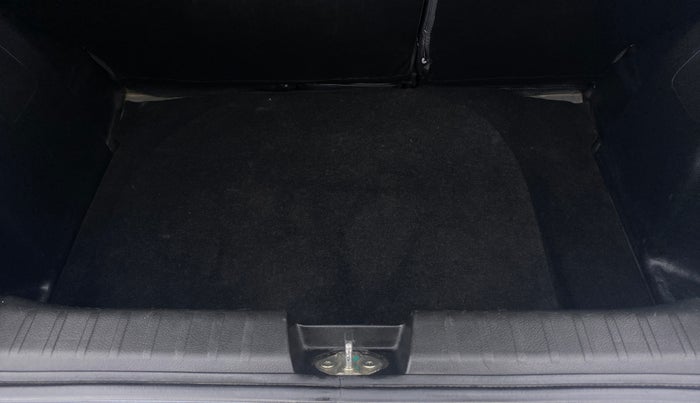 2015 Maruti Baleno DELTA 1.2 K12, Petrol, Manual, 61,060 km, Boot Inside