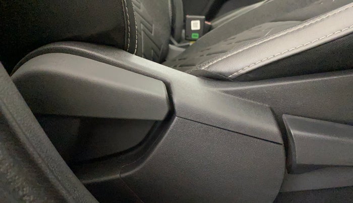 2022 Nissan MAGNITE XV PREMIUM TURBO CVT, Petrol, Automatic, 13,358 km, Driver Side Adjustment Panel
