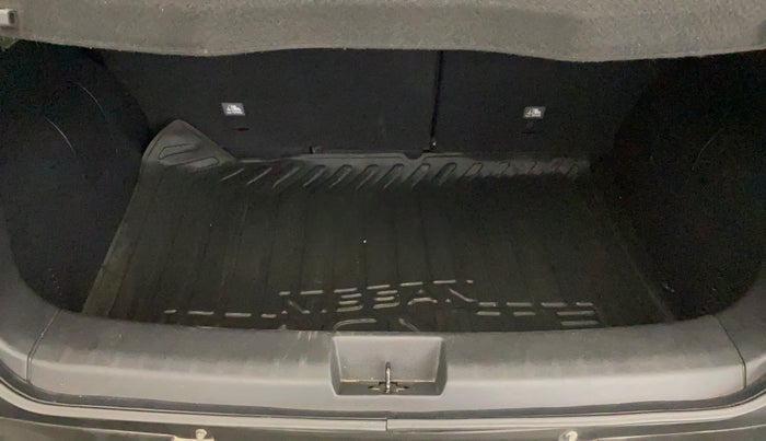 2022 Nissan MAGNITE XV PREMIUM TURBO CVT, Petrol, Automatic, 13,358 km, Boot Inside