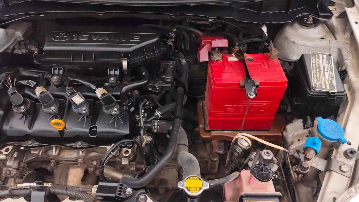 2015 Toyota Etios VX, CNG, Manual, 1,10,885 km, Engine View - Left