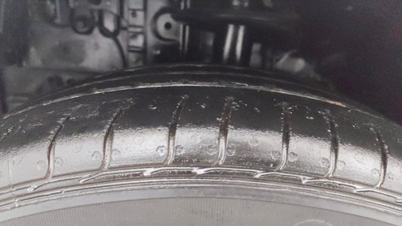 2015 Toyota Etios VX, CNG, Manual, 1,10,885 km, Left Front Tyre Tread