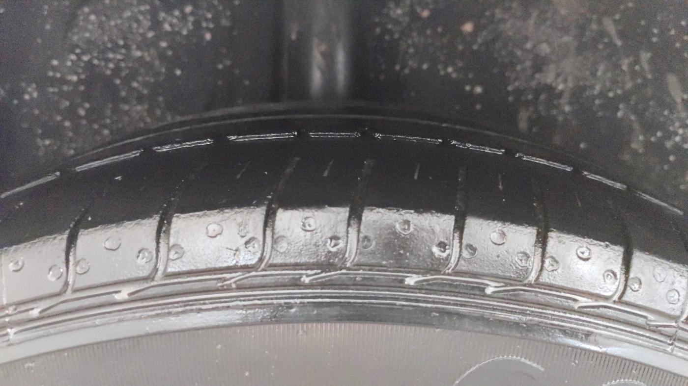 2015 Toyota Etios VX, CNG, Manual, 1,10,885 km, Right Rear Tyre Tread