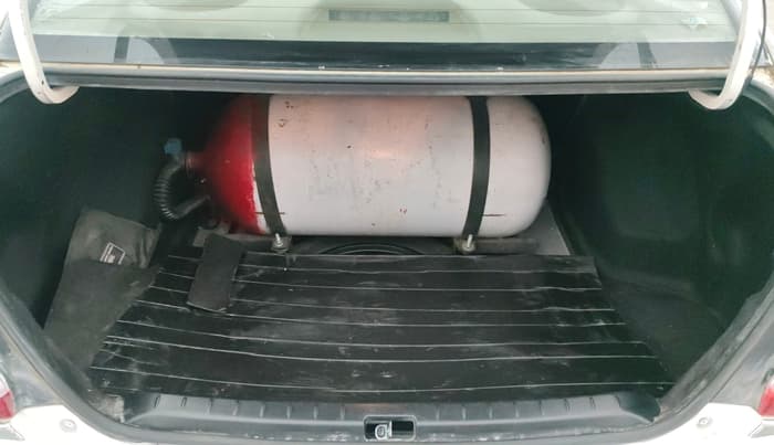 2015 Toyota Etios VX, CNG, Manual, 1,10,885 km, Boot Inside