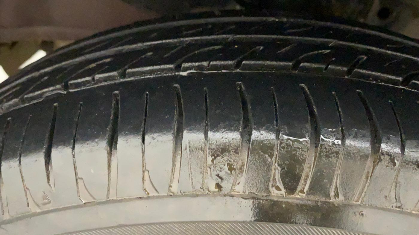 2016 Honda Amaze 1.2L I-VTEC S AT, Petrol, Automatic, 62,541 km, Left Front Tyre Tread