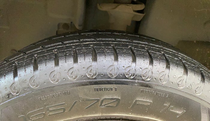 2021 Renault Kwid CLIMBER 1.0 AMT (O), Petrol, Automatic, 15,470 km, Left Front Tyre Tread